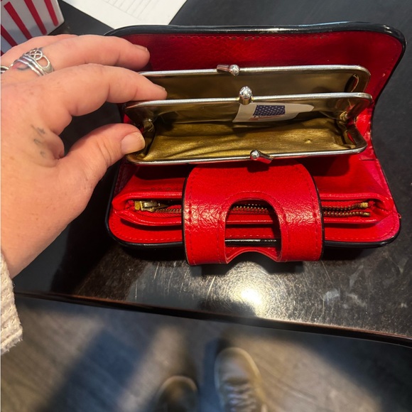 Vintage Red Leather Wallet - Picture 4 of 4